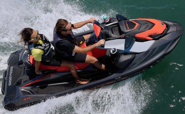 cómo funcionan las motos de agua