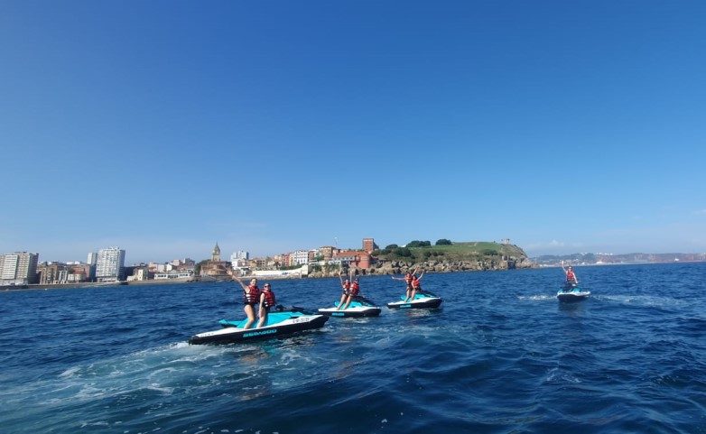 gijón desde una moto de agua